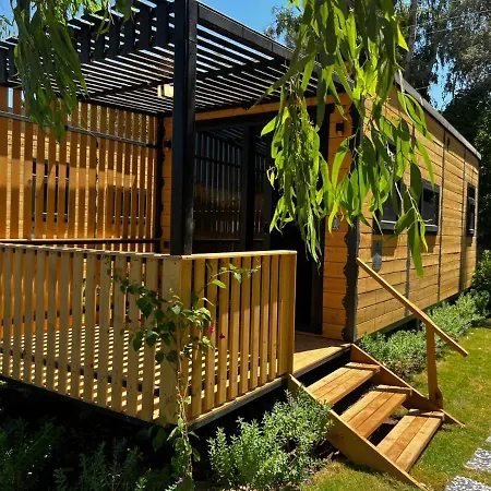 فندق Bitez Tiny House &