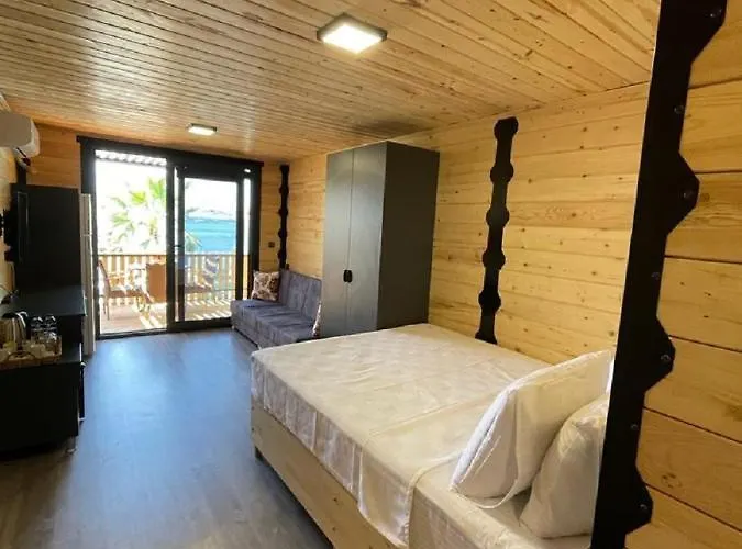 Hotel Bitez Tiny House & *