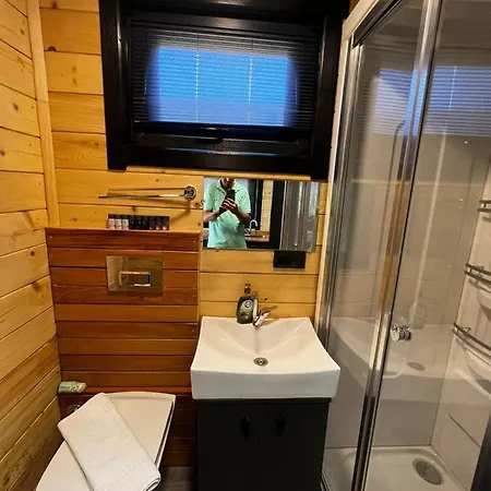 Bitez Tiny House & Hotell *