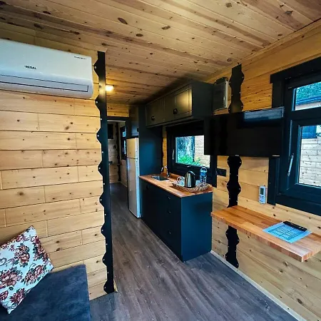 Bitez Tiny House & Hotell