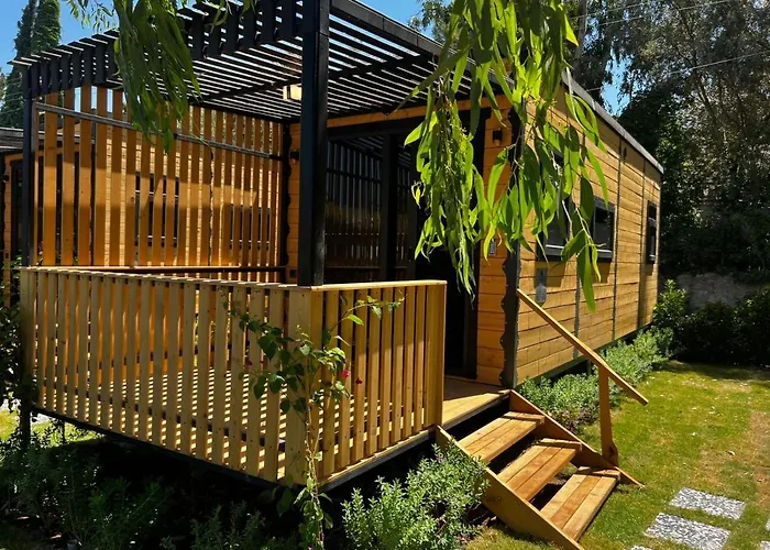 فندق Bitez Tiny House &