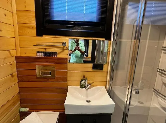 Bitez Tiny House & فندق *