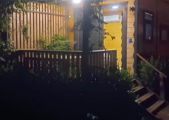 Bitez Tiny House & فندق